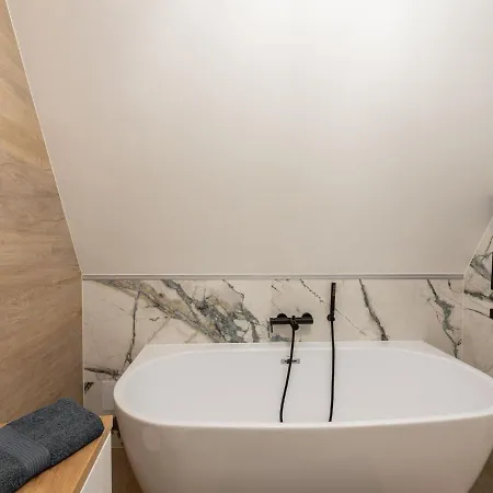 Apartamento Comfortable, 2-level By The River *