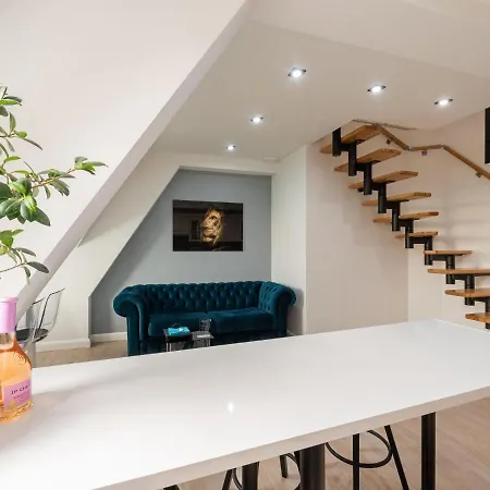 Apartamento Comfortable, 2-level By The River