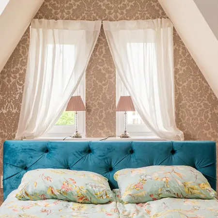Апартаменты Comfortable, 2-Level Apartment By The River *